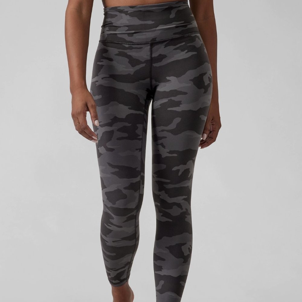 Athleta Elation Camo 7/8 Tight Leggings Size XS grey